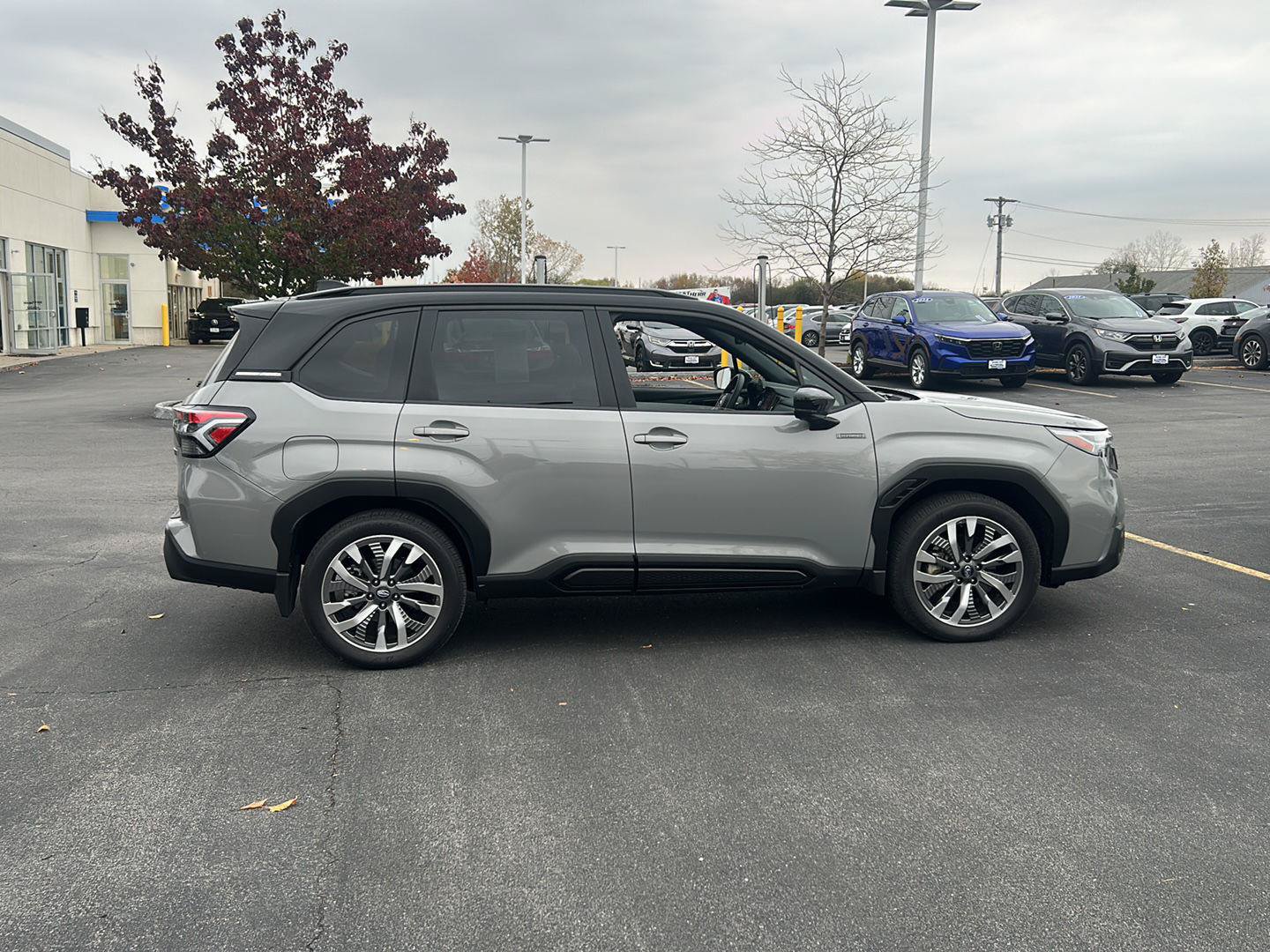 Used 2025 Subaru Forester Touring AWD/4WD image 8