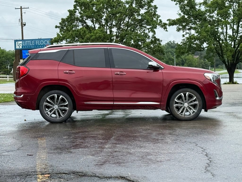 Used 2019 GMC Terrain Denali w/ Driver Alert Package II AWD/4WD image 4