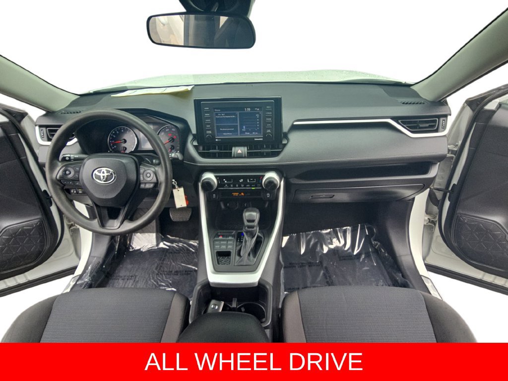Used 2022 Toyota RAV4 LE AWD/4WD image 9