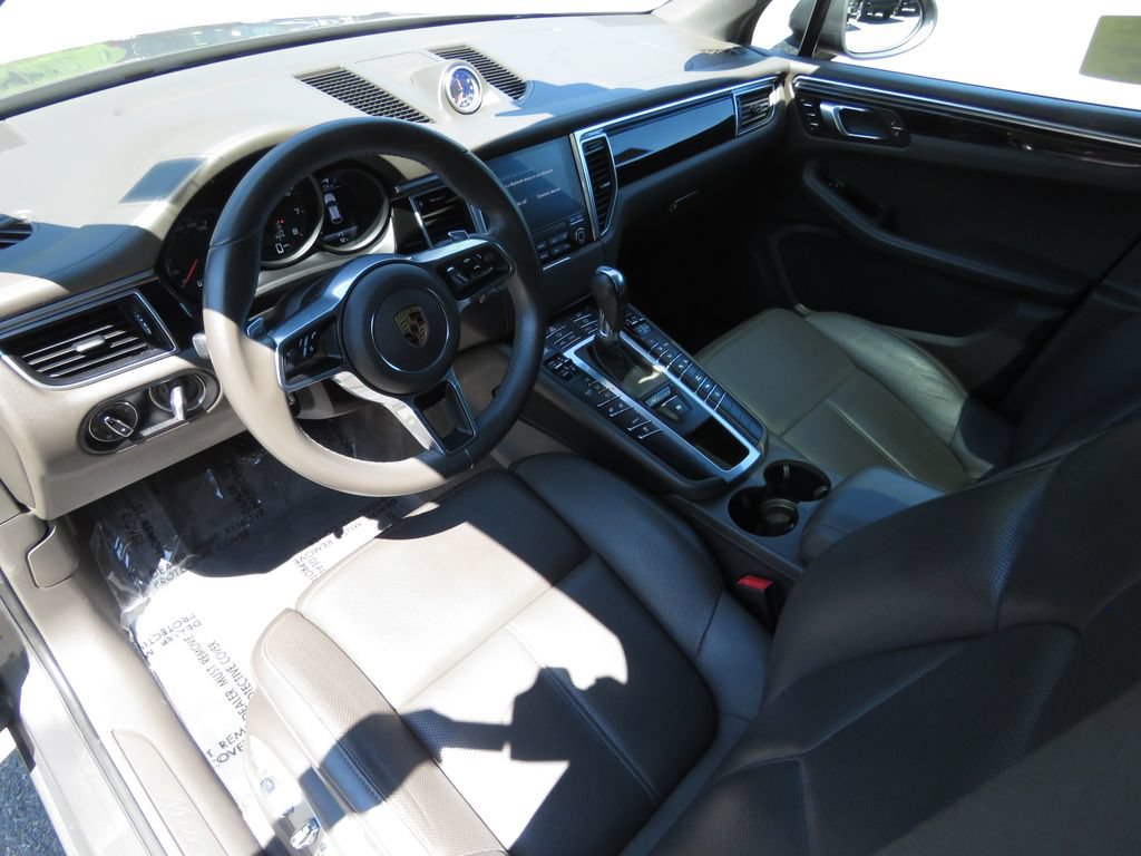 Used 2018 Porsche Macan Sport Edition AWD/4WD image 11