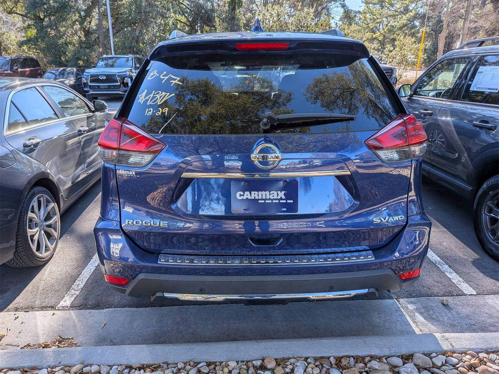 Used 2020 Nissan Rogue SV image 3