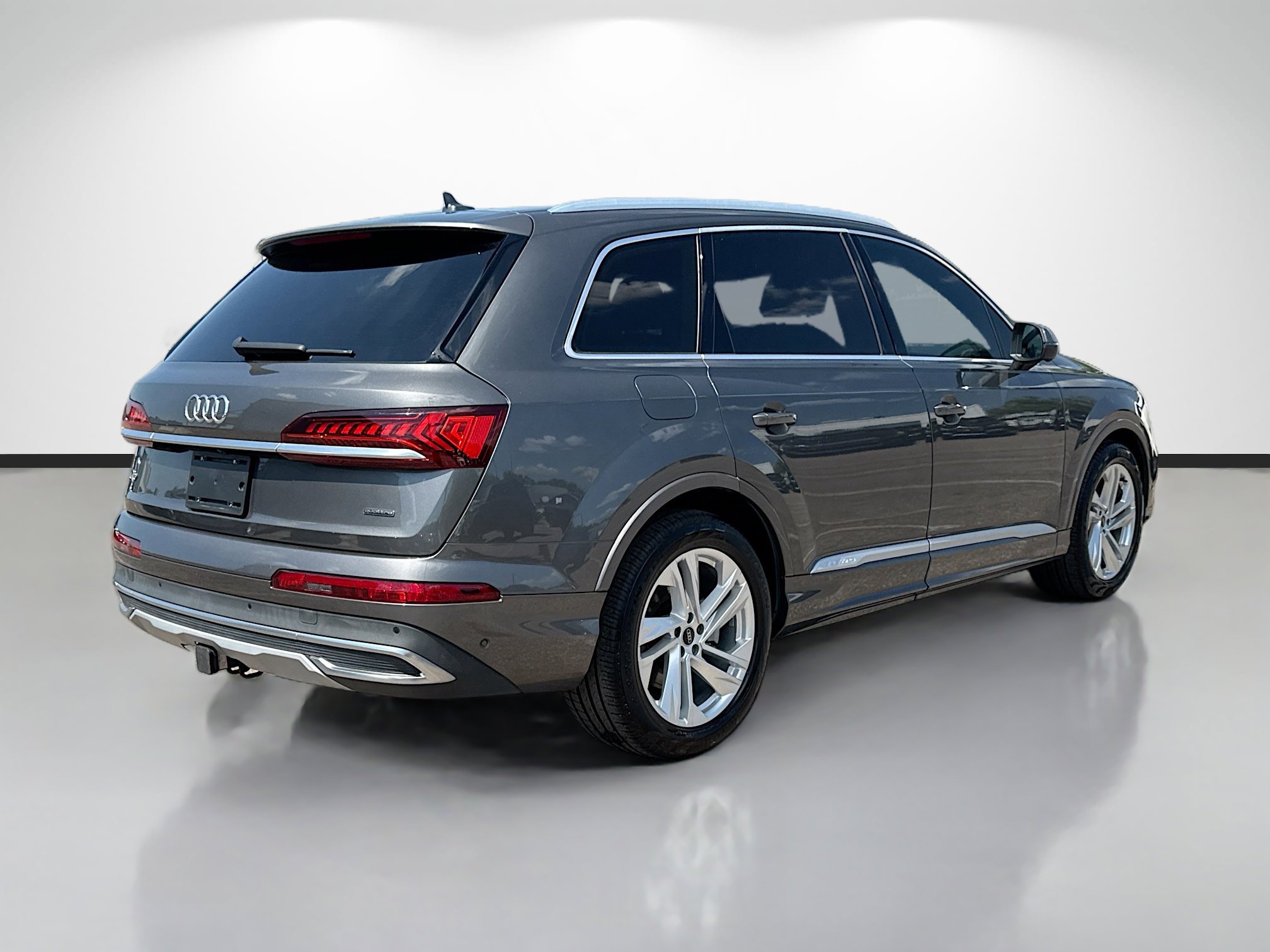 Used 2021 Audi Q7 3.0T Prestige w/ Prestige Package image 3