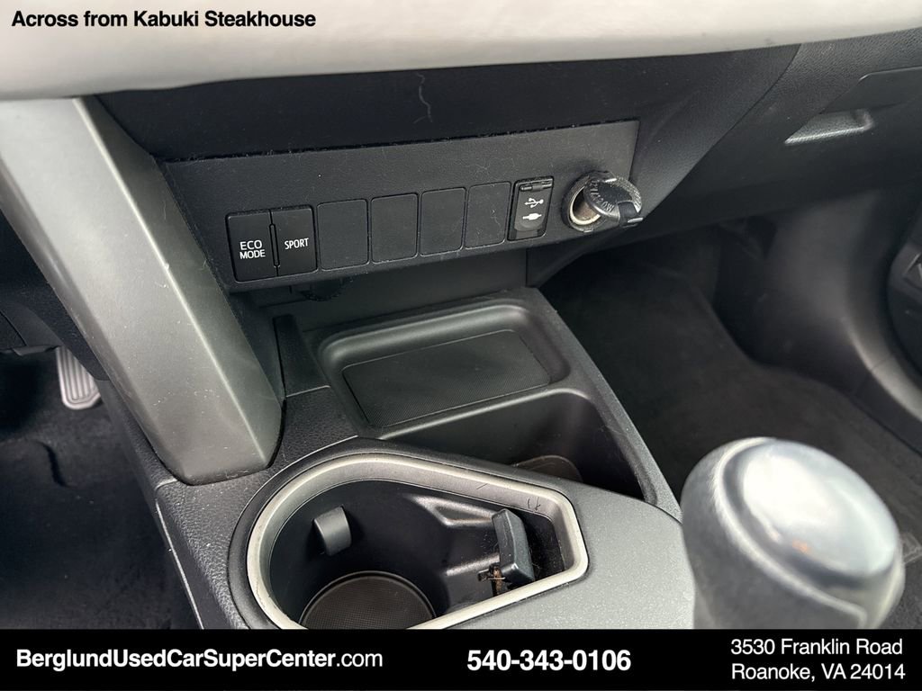 Used 2017 Toyota RAV4 XLE image 25