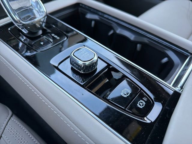New 2026 Volvo XC90 B6 Plus w/ Protection Package image 19