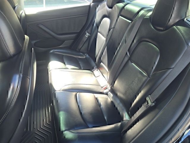Used 2022 Tesla Model 3 image 13