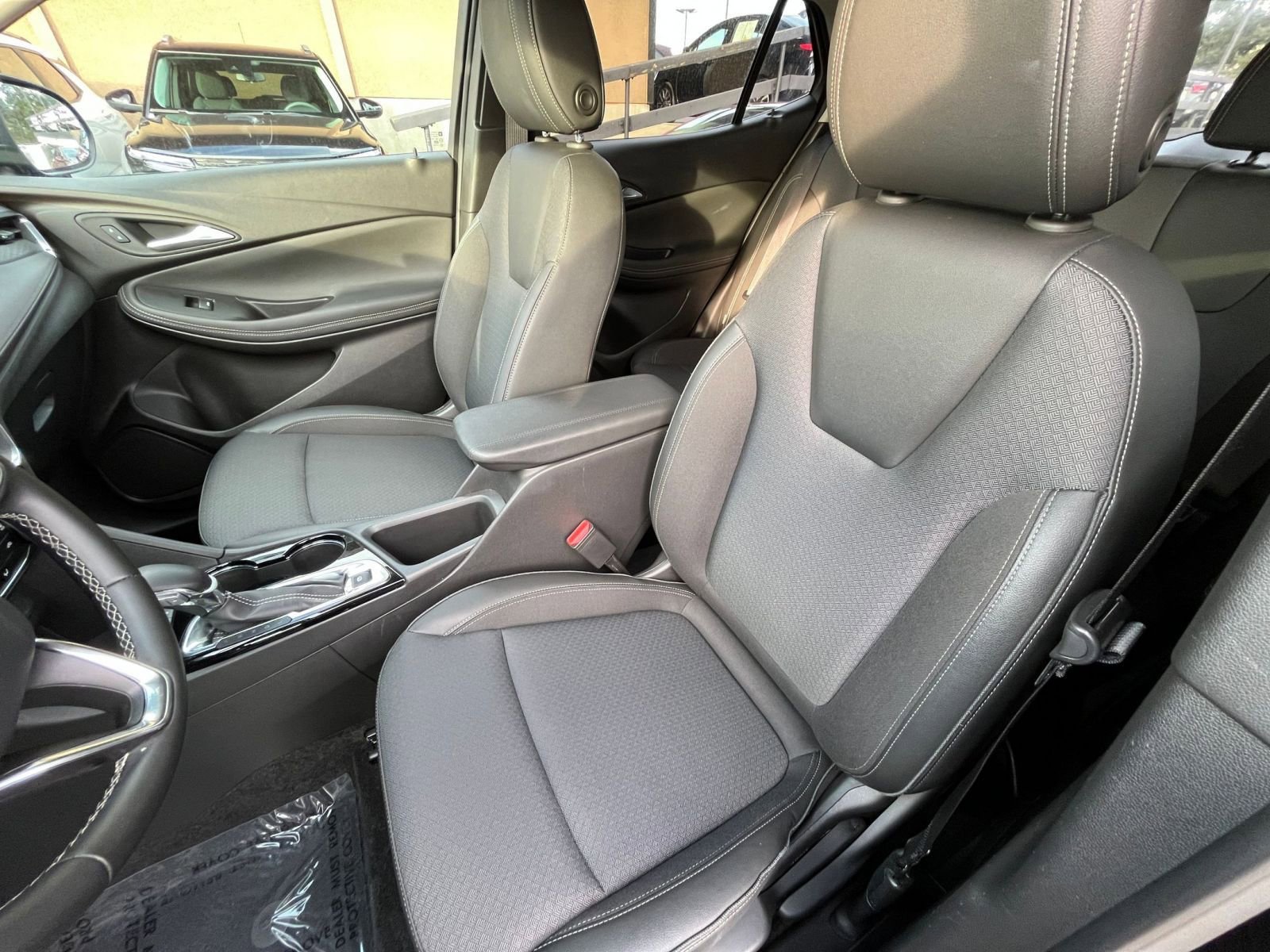 Used 2025 Buick Encore GX Preferred image 37