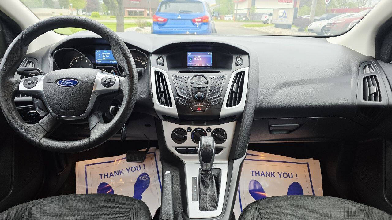 Used 2014 Ford Focus SE w/ SE Winter Package FWD image 15