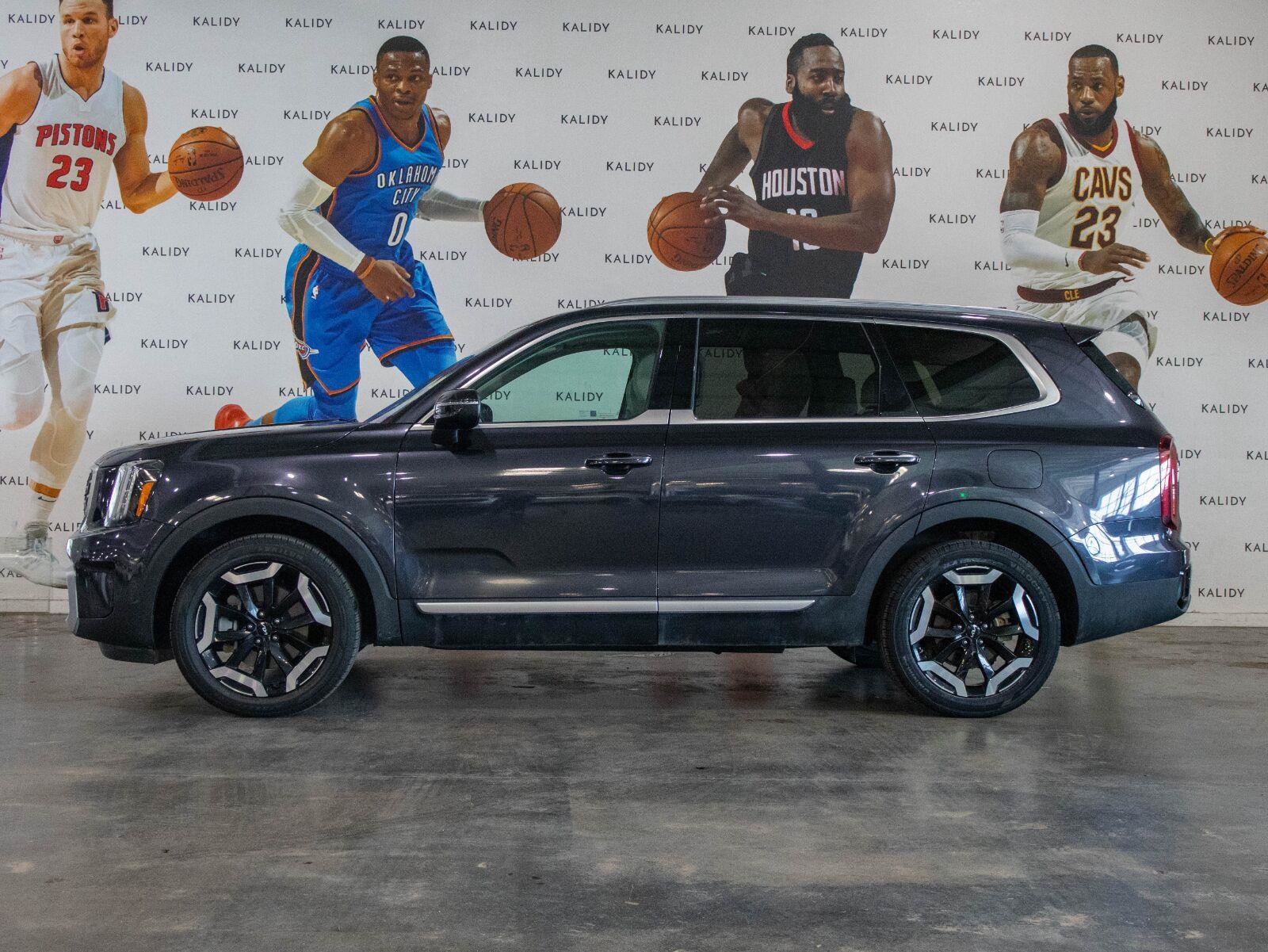 Used 2025 Kia Telluride S FWD image 18