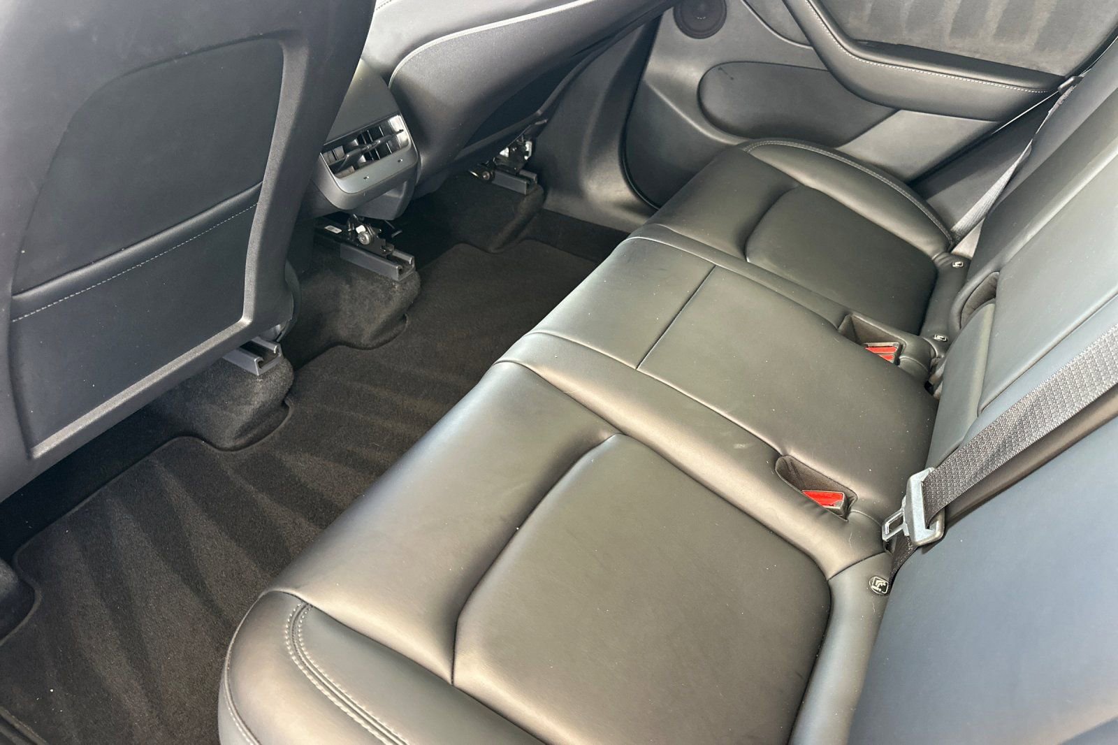 Used 2022 Tesla Model Y Performance image 12