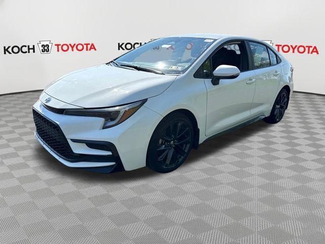 Used 2024 Toyota Corolla SE FWD image 3