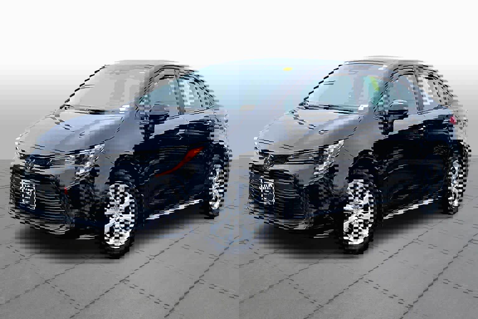 Used 2024 Toyota Corolla LE image 2