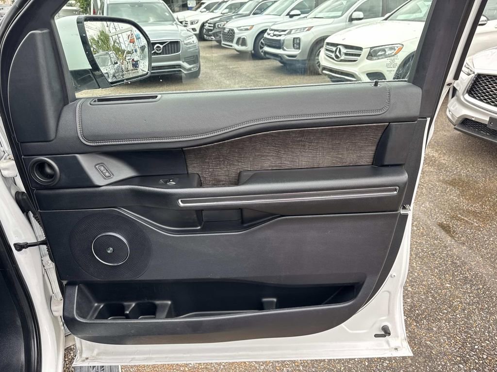 Used 2020 Ford Expedition Max Limited RWD image 14