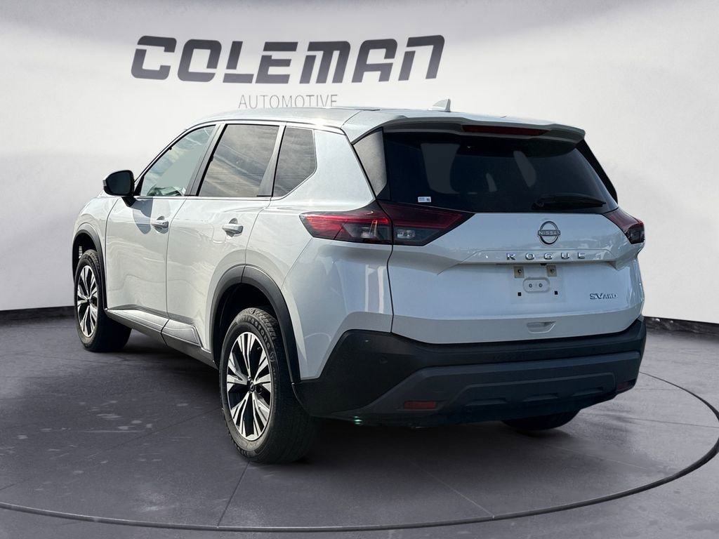 Used 2023 Nissan Rogue SV image 3