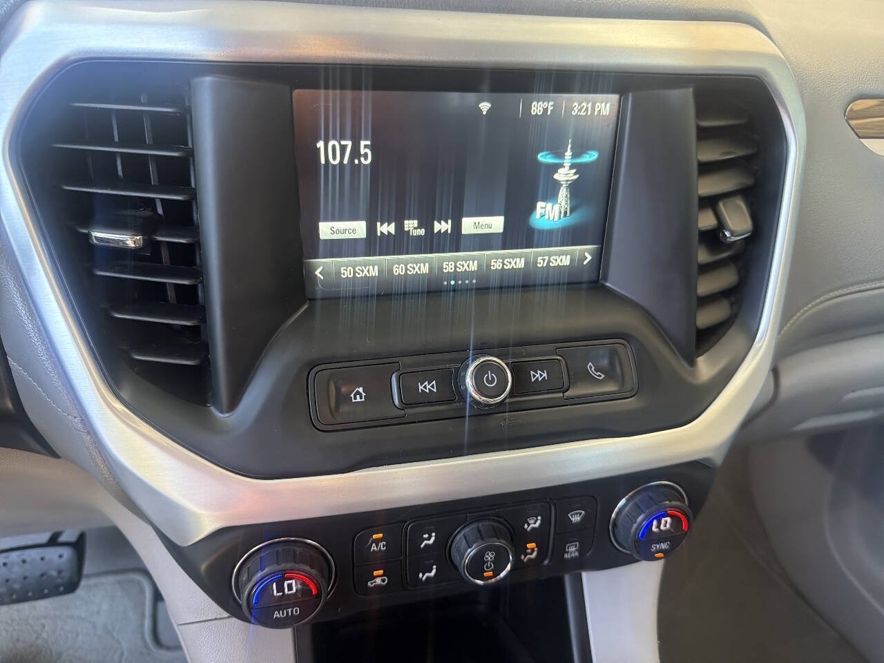 Used 2018 GMC Acadia SLE w/ LPO, Cargo Package FWD image 18