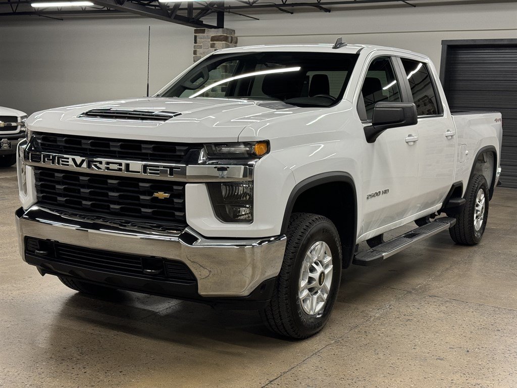 Used 2022 Chevrolet Silverado 2500 LT AWD/4WD image 3