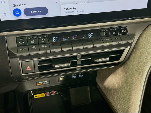 Used 2025 Toyota Camry XLE w/ Premium Plus Package image 21