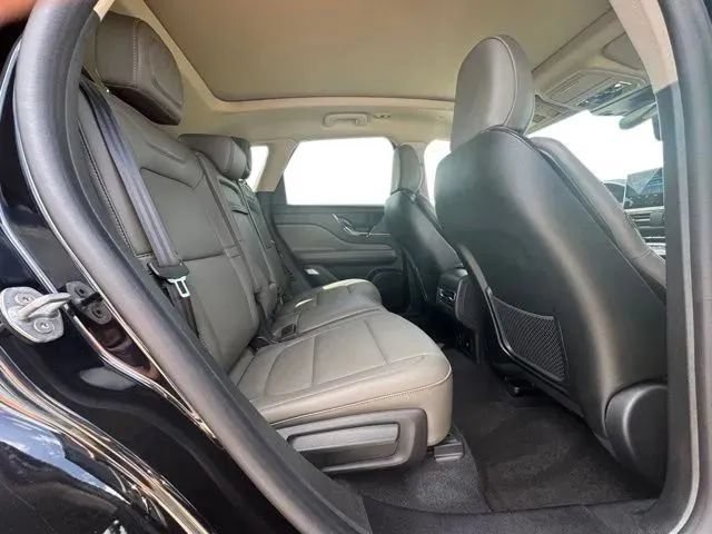Used 2025 Lincoln Corsair AWD w/ Jet Appearance Package image 17