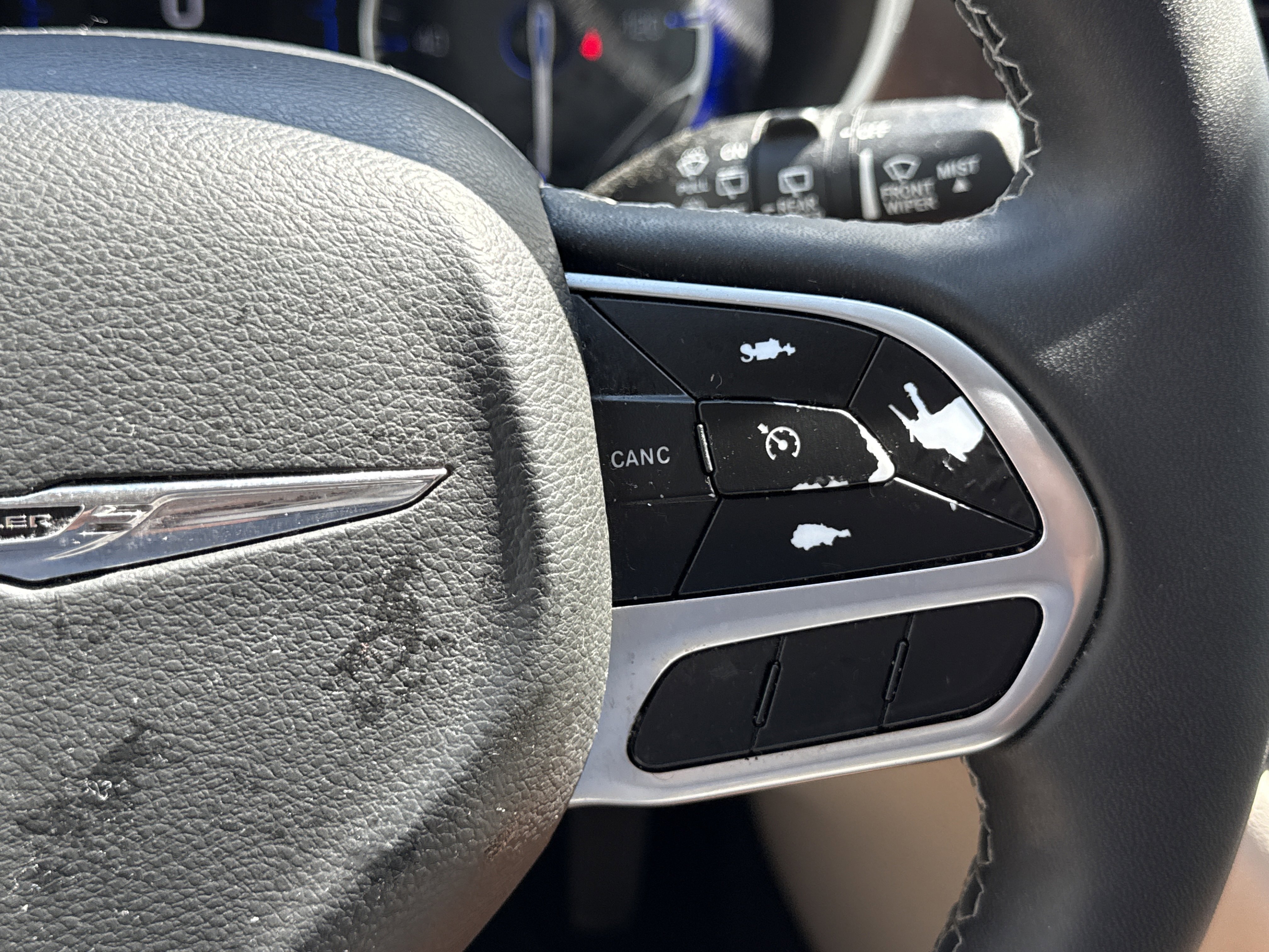 Used 2022 Chrysler Voyager LX image 17