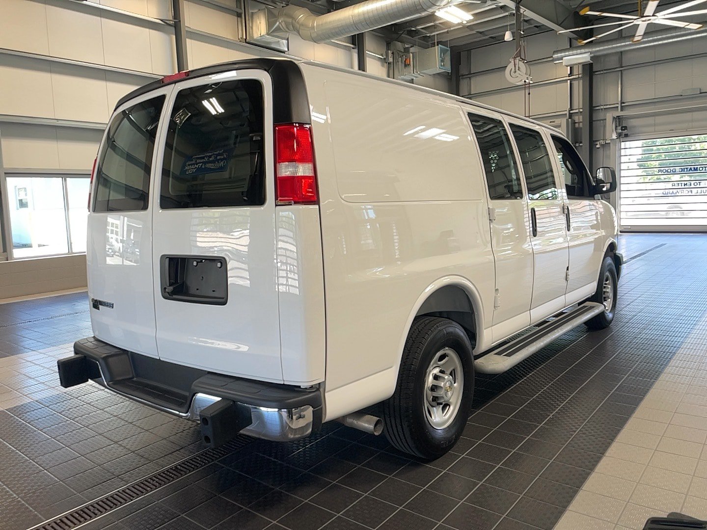 Used 2025 Chevrolet Express 2500 w/ Driver Convenience Package RWD image 15