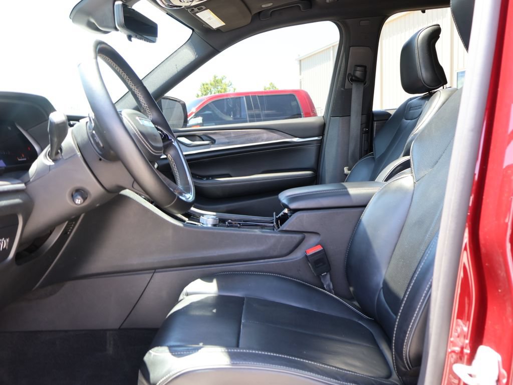 Used 2022 Jeep Grand Cherokee L Overland w/ Luxury Tech Group IV AWD/4WD image 24