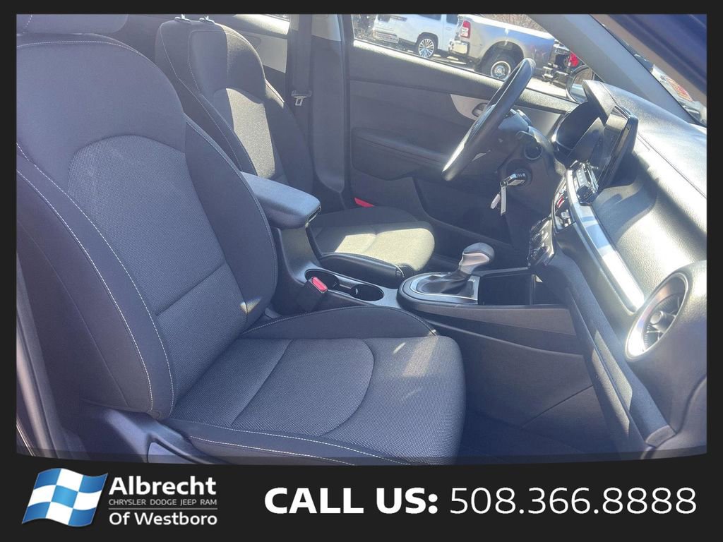 Used 2023 Kia Forte LXS w/ LXS Technology Package FWD image 20
