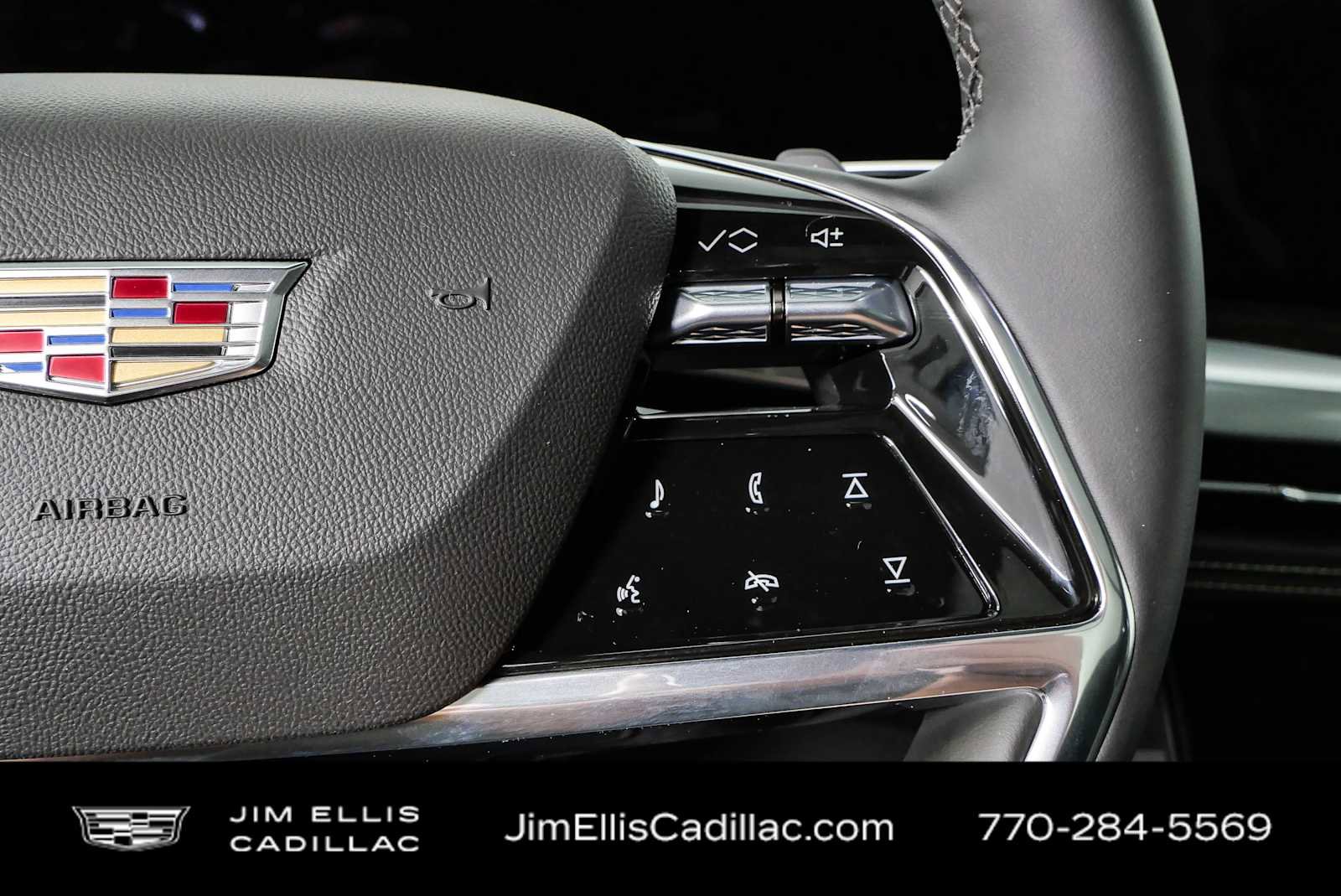 New 2026 Cadillac Escalade ESV Luxury w/ Touring Package AWD/4WD image 12