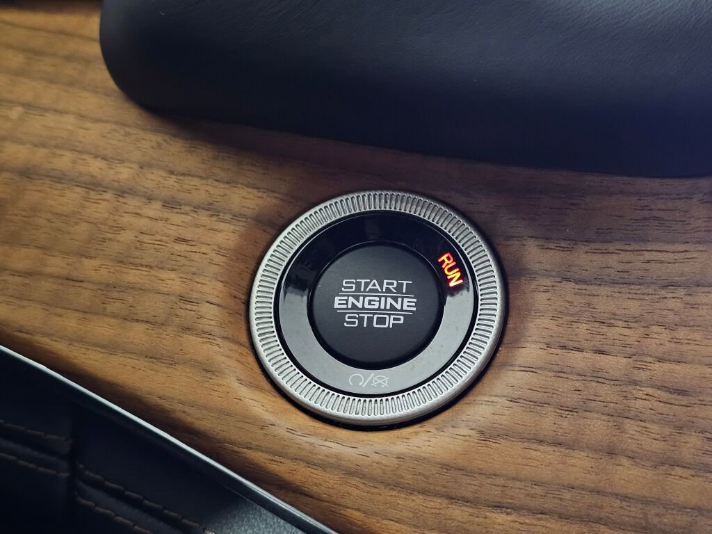 Used 2023 Jeep Grand Cherokee Summit image 28