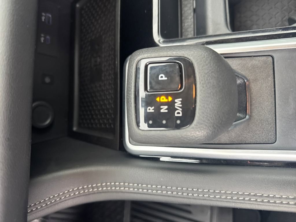 Used 2025 Nissan Pathfinder Platinum w/ Cargo Package image 26