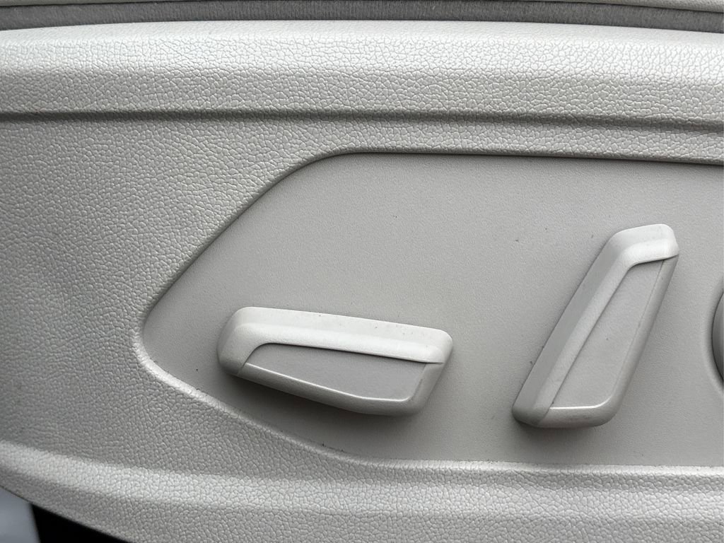 Certified 2025 Kia Sorento S w/ Panoramic Sunroof Package image 31