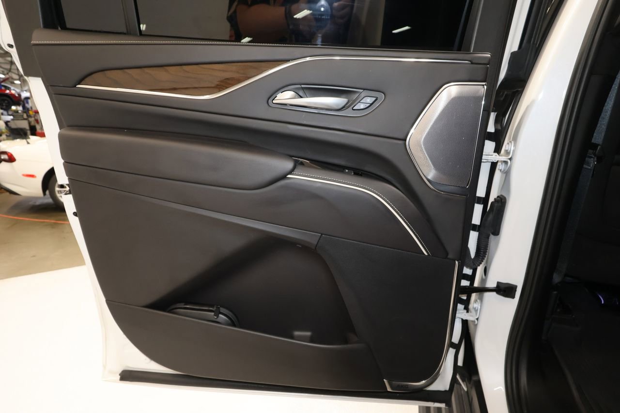 Certified 2024 Cadillac Escalade ESV Sport Platinum w/ LPO, ONYX Package AWD/4WD image 23
