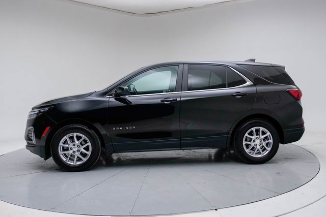 Used 2023 Chevrolet Equinox LT image 2
