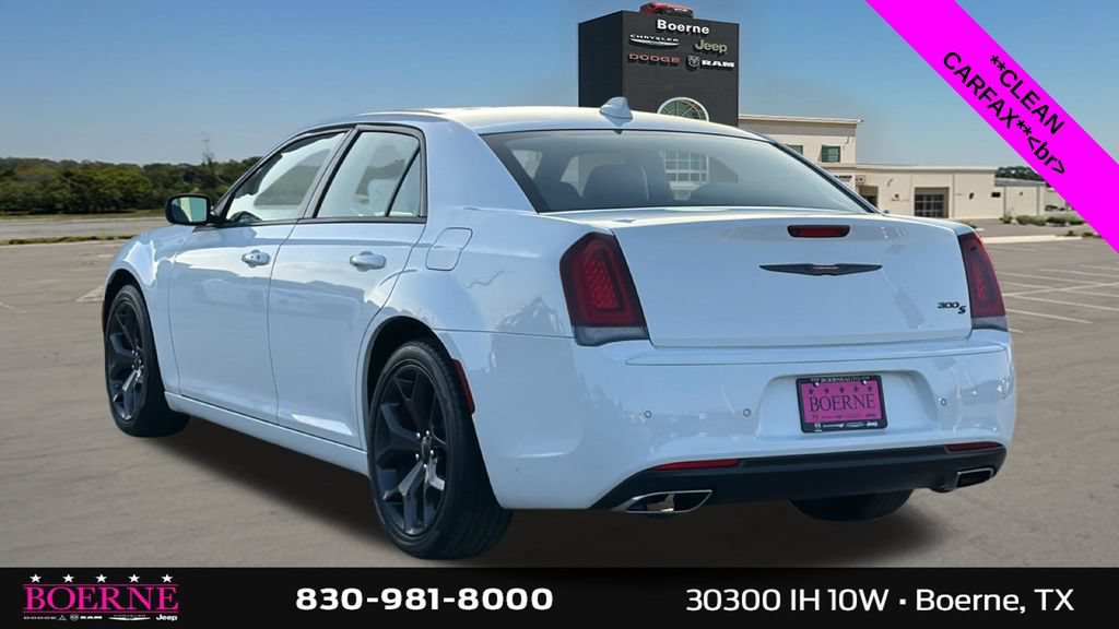 Used 2023 Chrysler 300 S RWD image 5