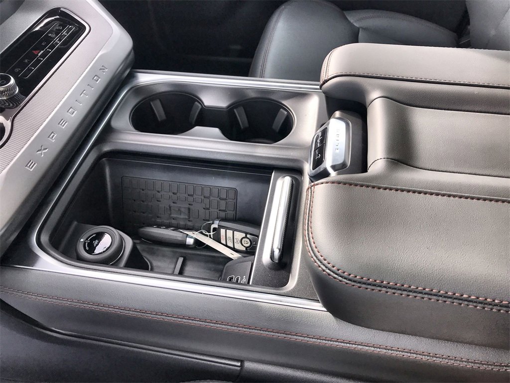 New 2025 Ford Expedition Active image 21