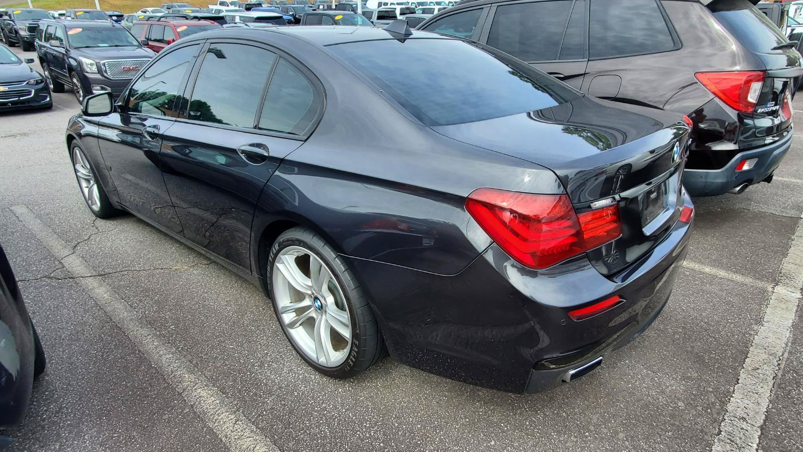 Used 2013 BMW 750i RWD image 8