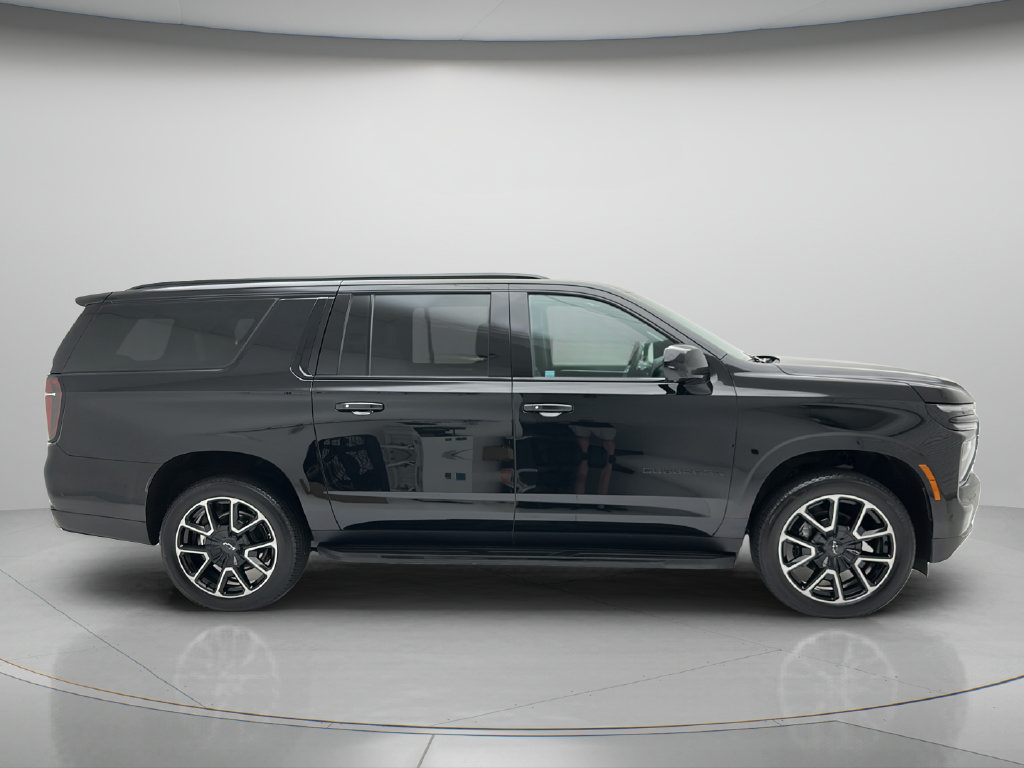 Used 2026 Chevrolet Suburban RST w/ Sun And Tow Package AWD/4WD image 4