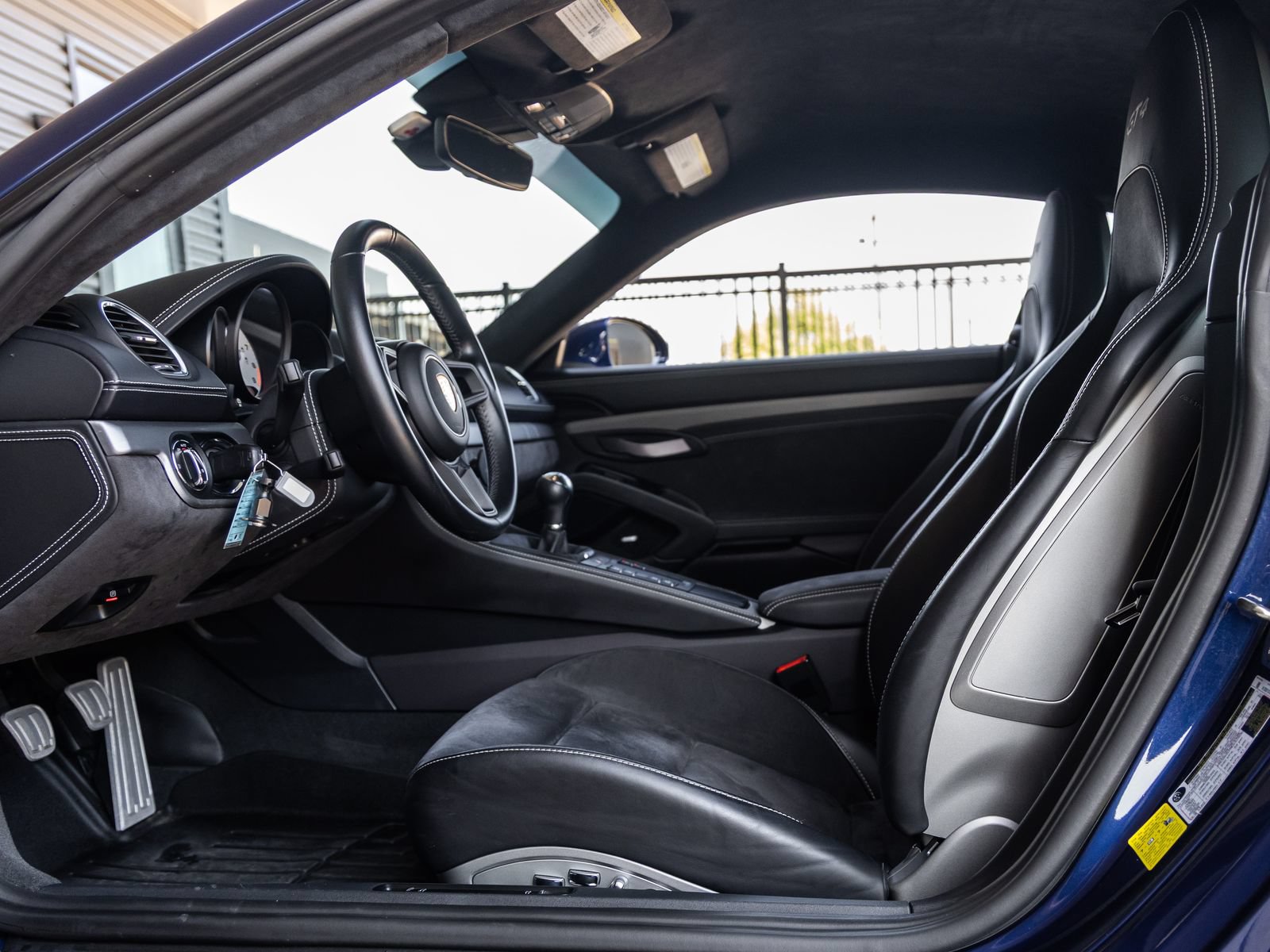 Certified 2020 Porsche 718 Cayman GT4 RWD image 31