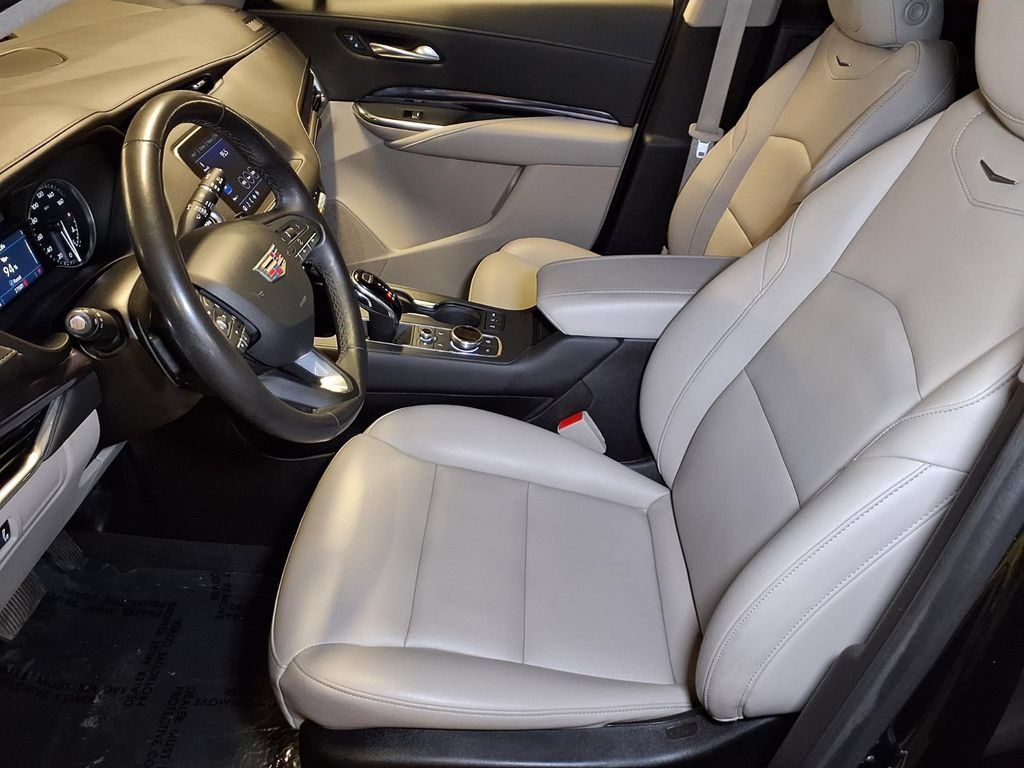 Certified 2023 Cadillac XT4 Luxury w/ Cold Weather Package FWD image 13