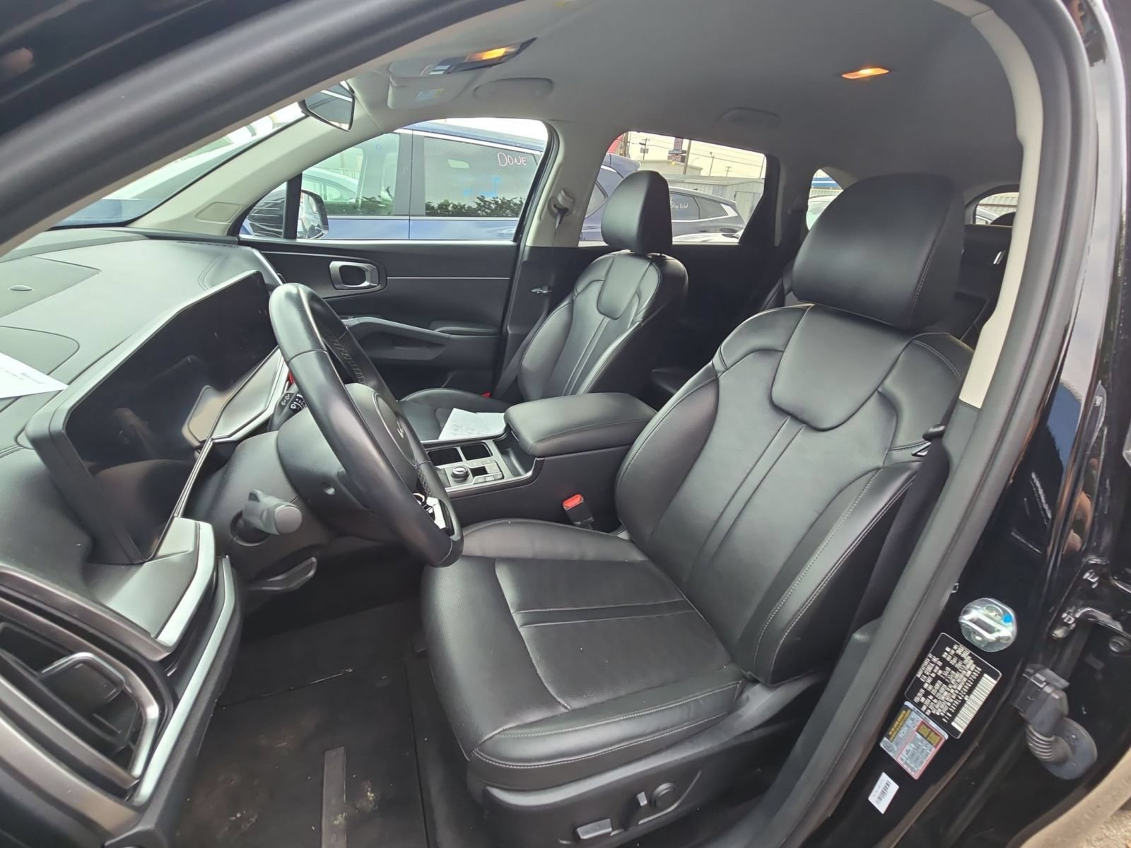 Used 2024 Kia Sorento S FWD image 11