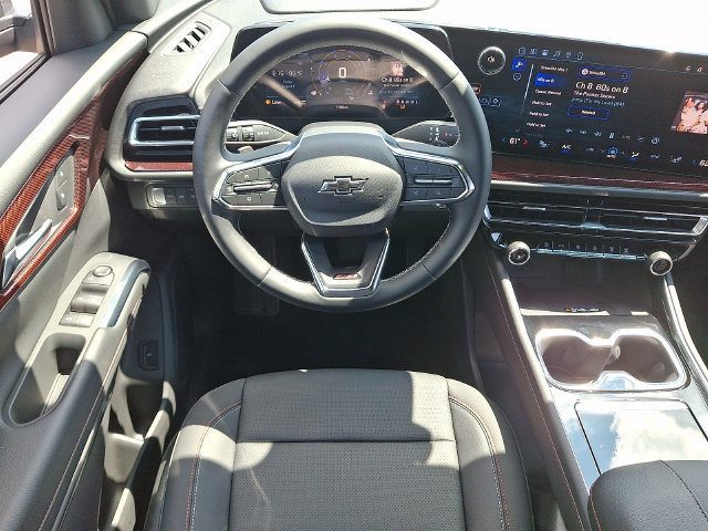 Used 2026 Chevrolet Traverse Z71 AWD/4WD image 3