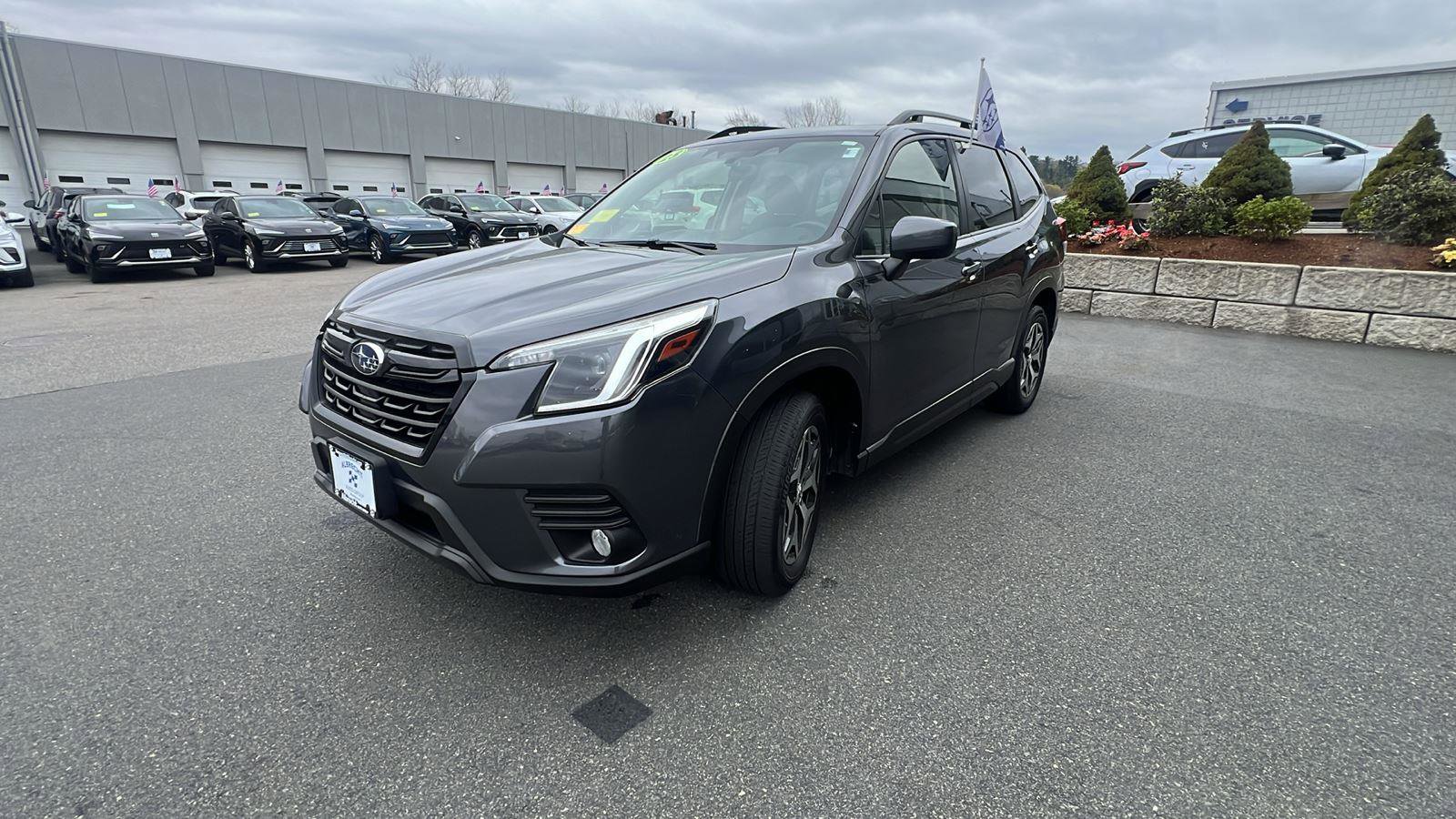 Used 2023 Subaru Forester Premium AWD/4WD image 3