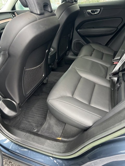 Used 2022 Volvo XC60 B5 Momentum w/ Protection Package Premier image 10