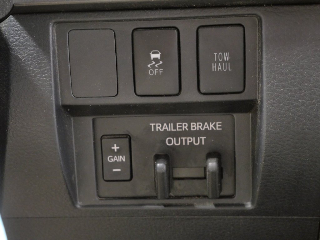 Used 2019 Toyota Tundra SR5 w/ SR5 Upgrade Package AWD/4WD image 26