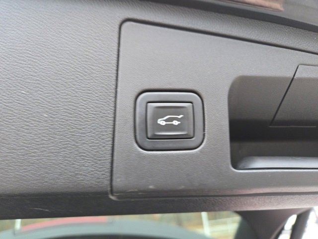 Used 2022 Cadillac XT4 Luxury w/ Cold Weather Package image 31