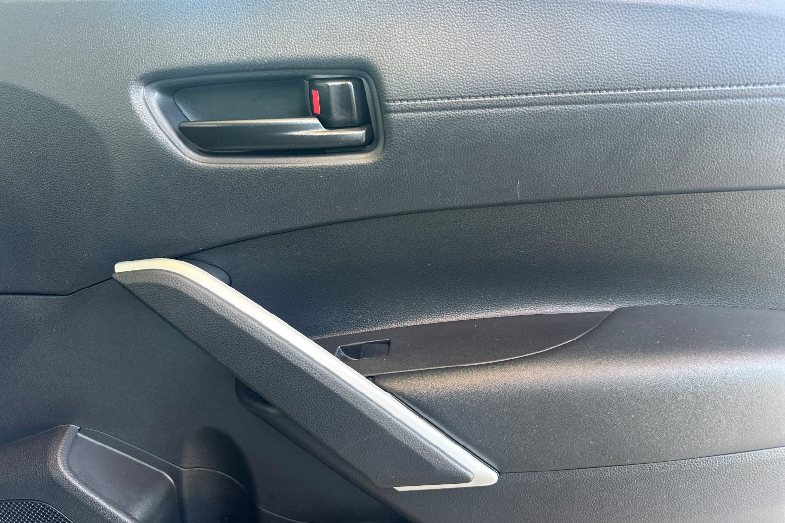 Used 2025 Toyota Corolla Cross AWD Hybrid image 20