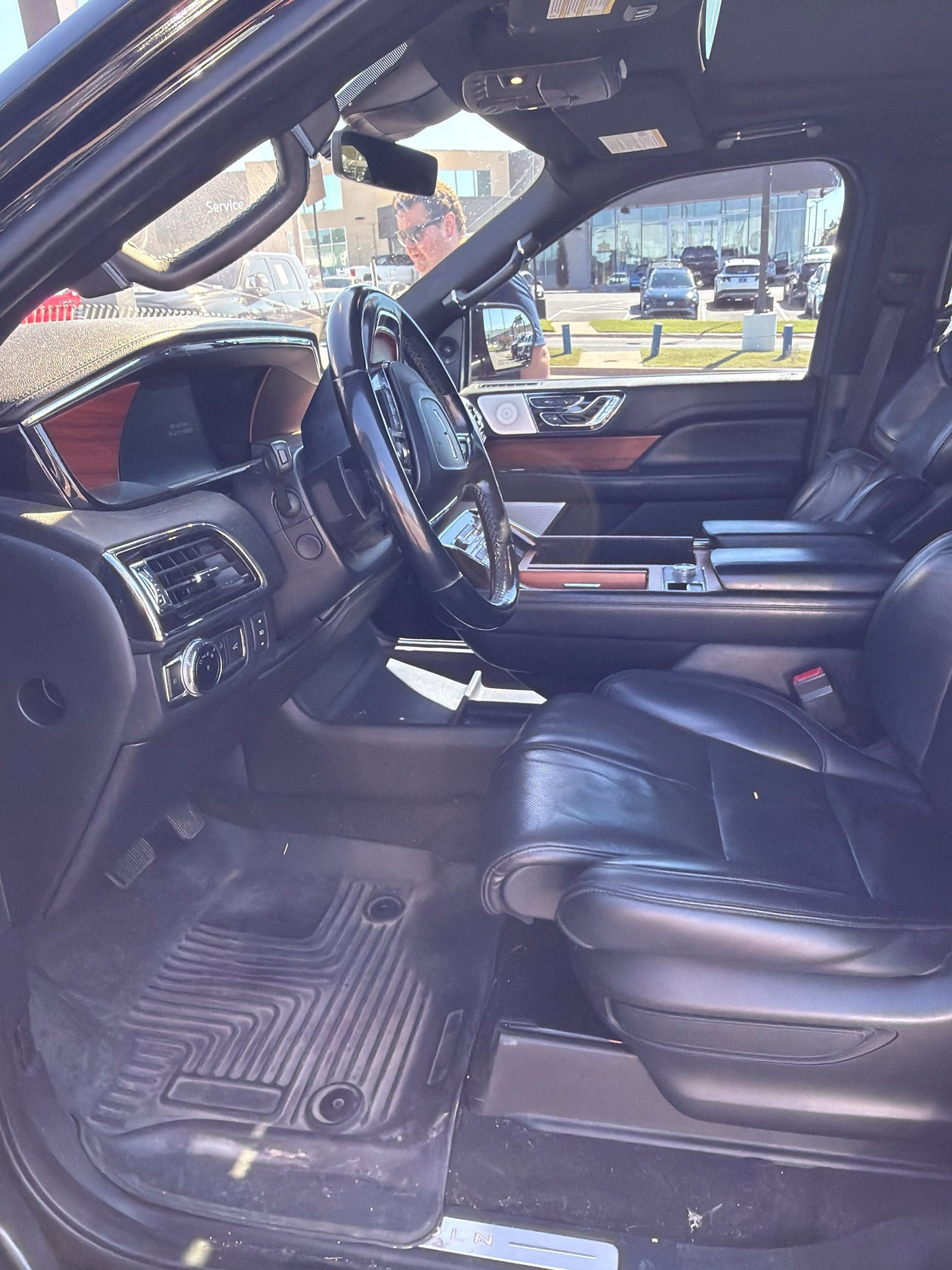 Used 2018 Lincoln Navigator L Reserve w/ Technology Package AWD/4WD image 9
