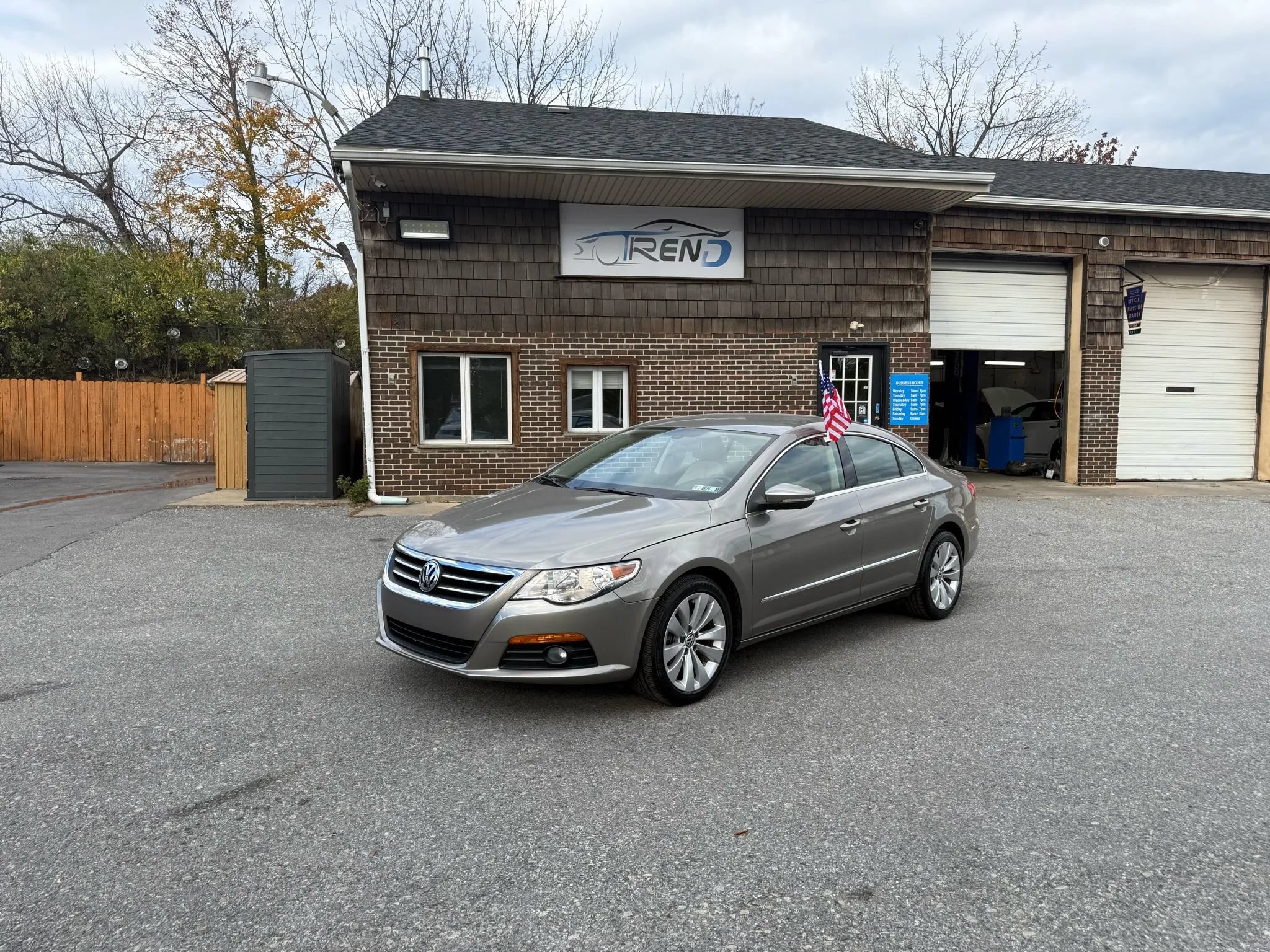 Used 2009 Volkswagen CC Sport FWD image 2