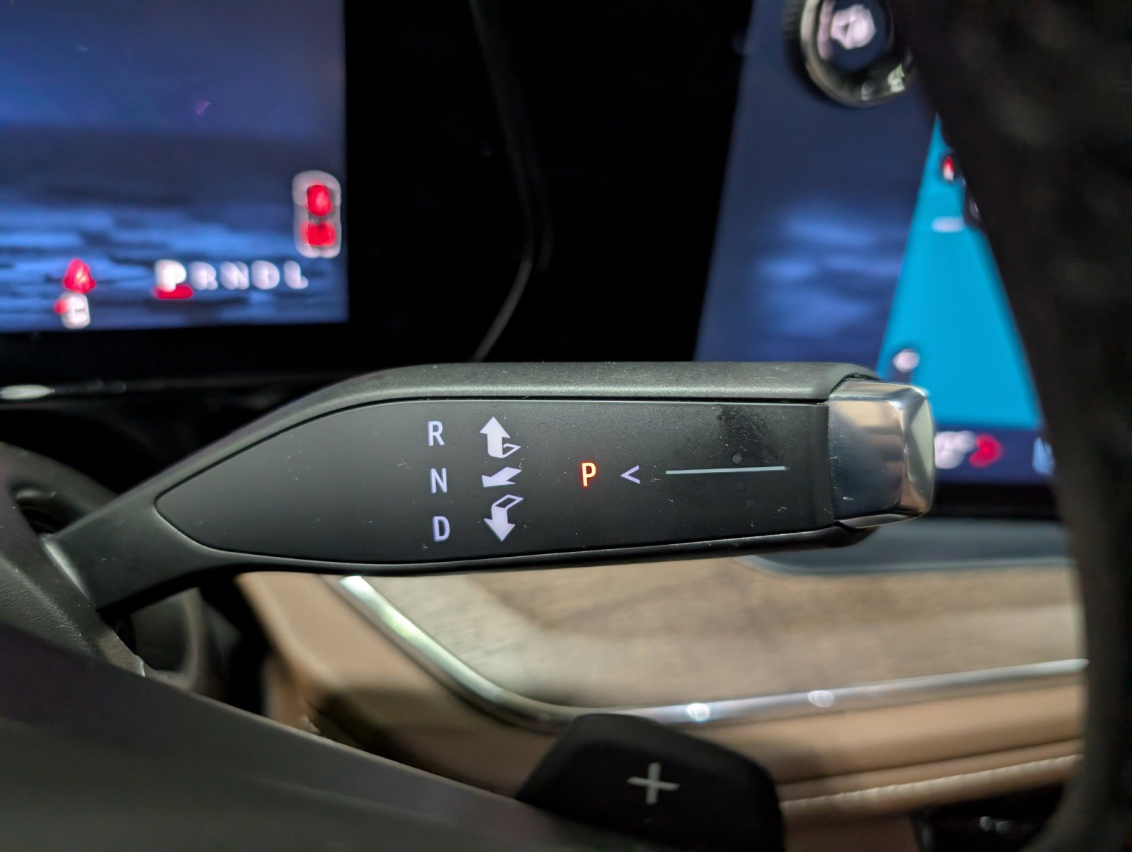 Used 2025 Chevrolet Suburban High Country image 26