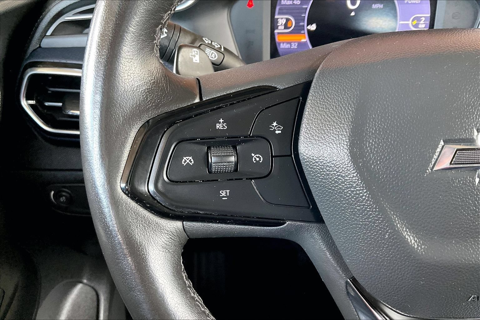 Used 2022 Chevrolet Bolt EUV Premier w/ Sun & Sound Package FWD image 11