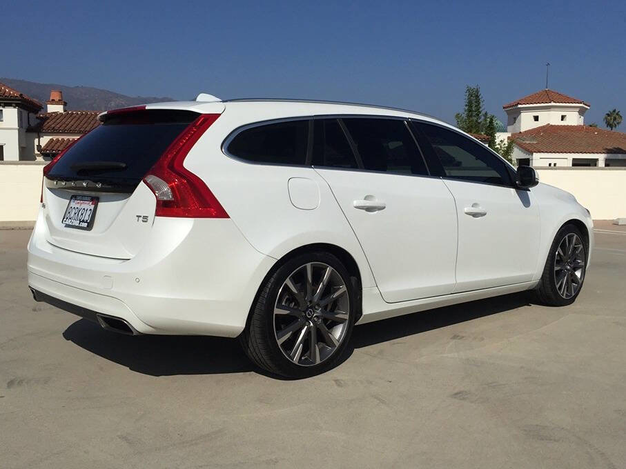 Used 2015 Volvo V60 T5 Premier w/ 19" Sport Package FWD image 5