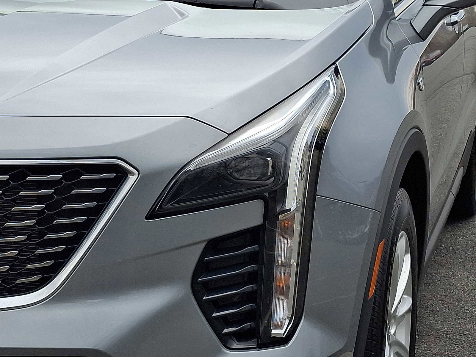 Used 2023 Cadillac XT4 Luxury w/ Cold Weather Package image 9
